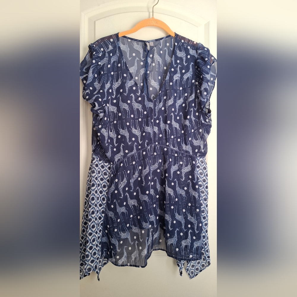 New Direction Blouse Womens L Blue Animal Print Tunic Short Sleeve V Neck Safari